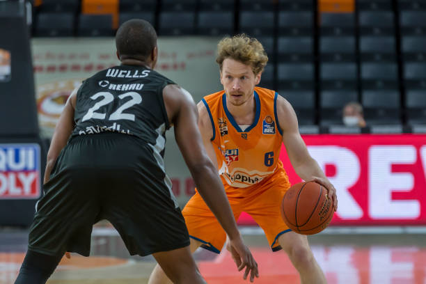 与其他球员 与其他球员