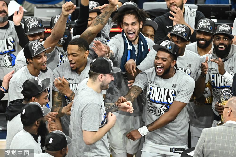 足球评论员 足球评论员