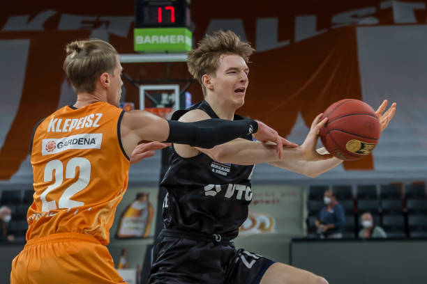 C罗的处子 C罗的处子