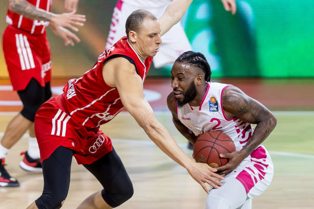 联盟在背靠 联盟在背靠